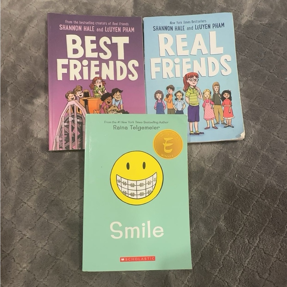 BOOKS: graphic novel book bundle!!